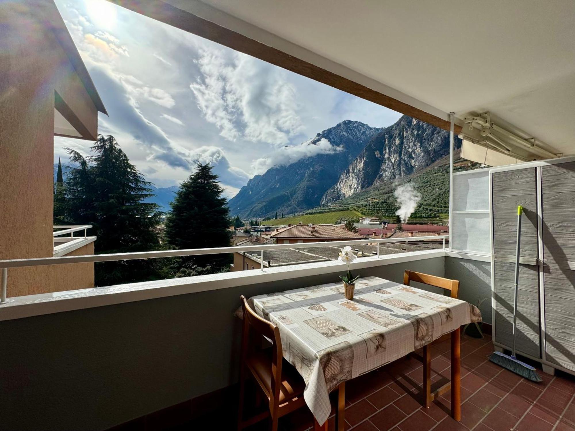 Waterfall & Pool Riva del Garda Exterior photo
